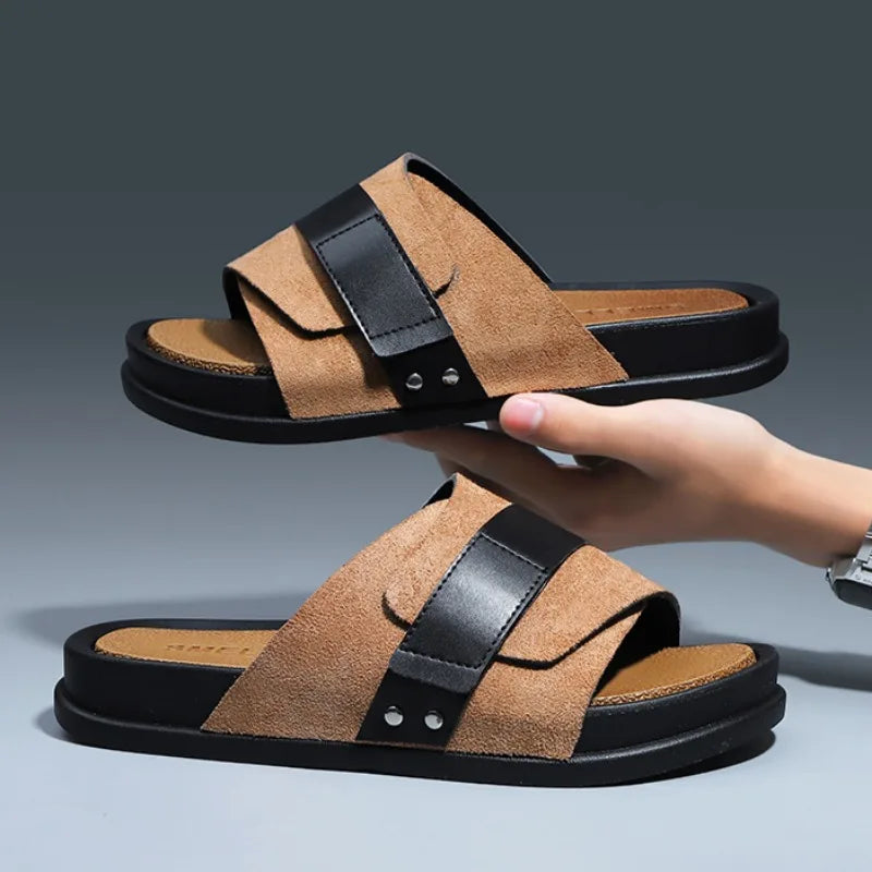 Stilvolle braune Herren Sandalen mit robuster dicker Sohle, perfekt für Urlaub & Strand.