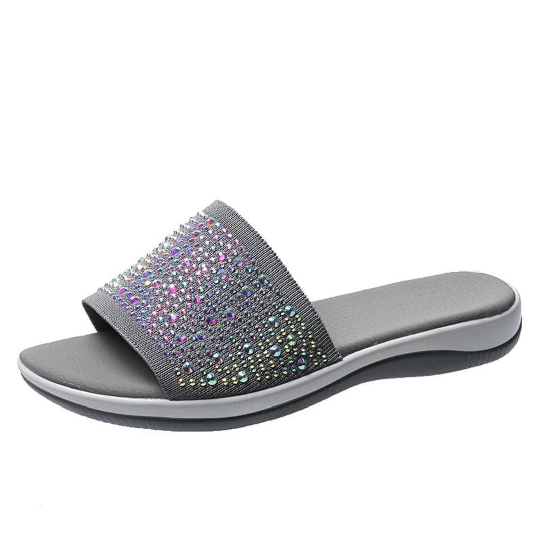Leichte, bequeme Damensandalen für Freizeit und Strand. Ideale Sommertreter für entspannte Tage.