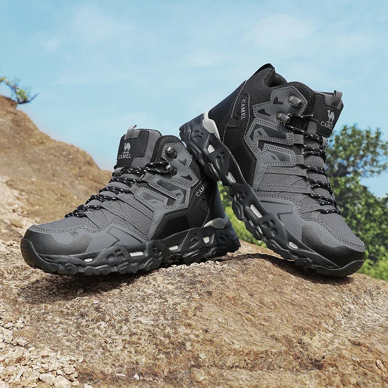 Detail: Graue Herren Wanderschuhe mit strapazierfähigem Obermaterial. Knöchelhoch für optimalen Schutz & Komfort.