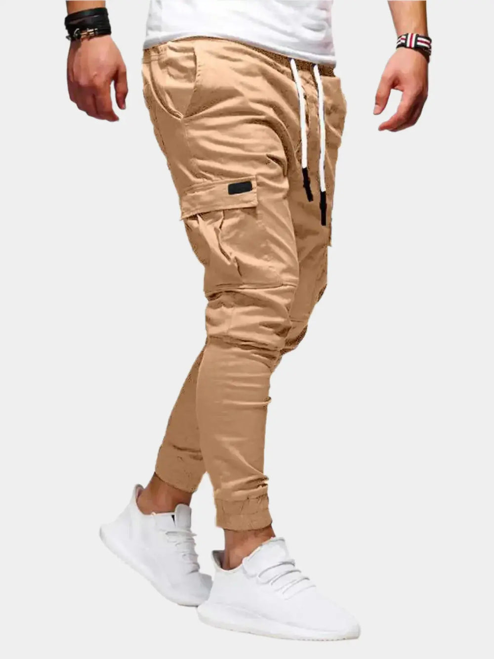 Stylische Herren Jogger in Schwarz, ideal als Sporthose oder für lässige Freizeitlooks.