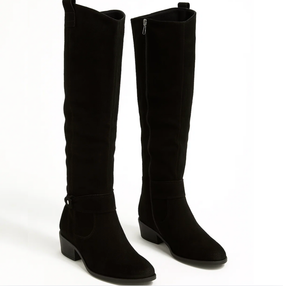 Rückansicht eleganter Damen Stiefeletten. Komfortable Fussbekleidung mit stylischem Blockabsatz.