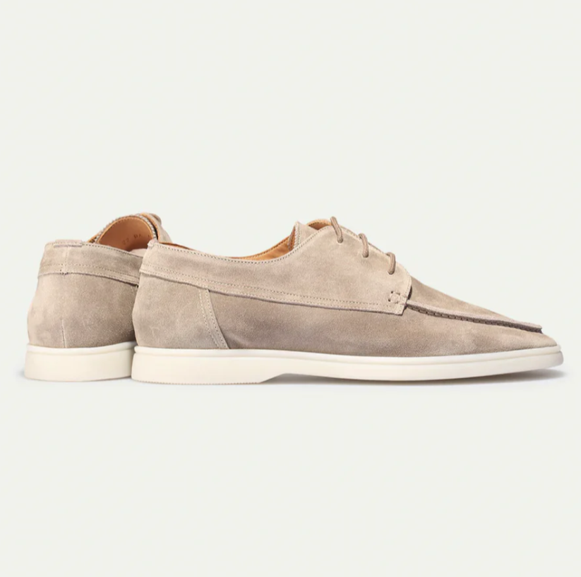 Dunkle, elegante Herren Schnür-Loafers; klassische Business Schuhe & stilvolle Freizeitschuhe für Männer.