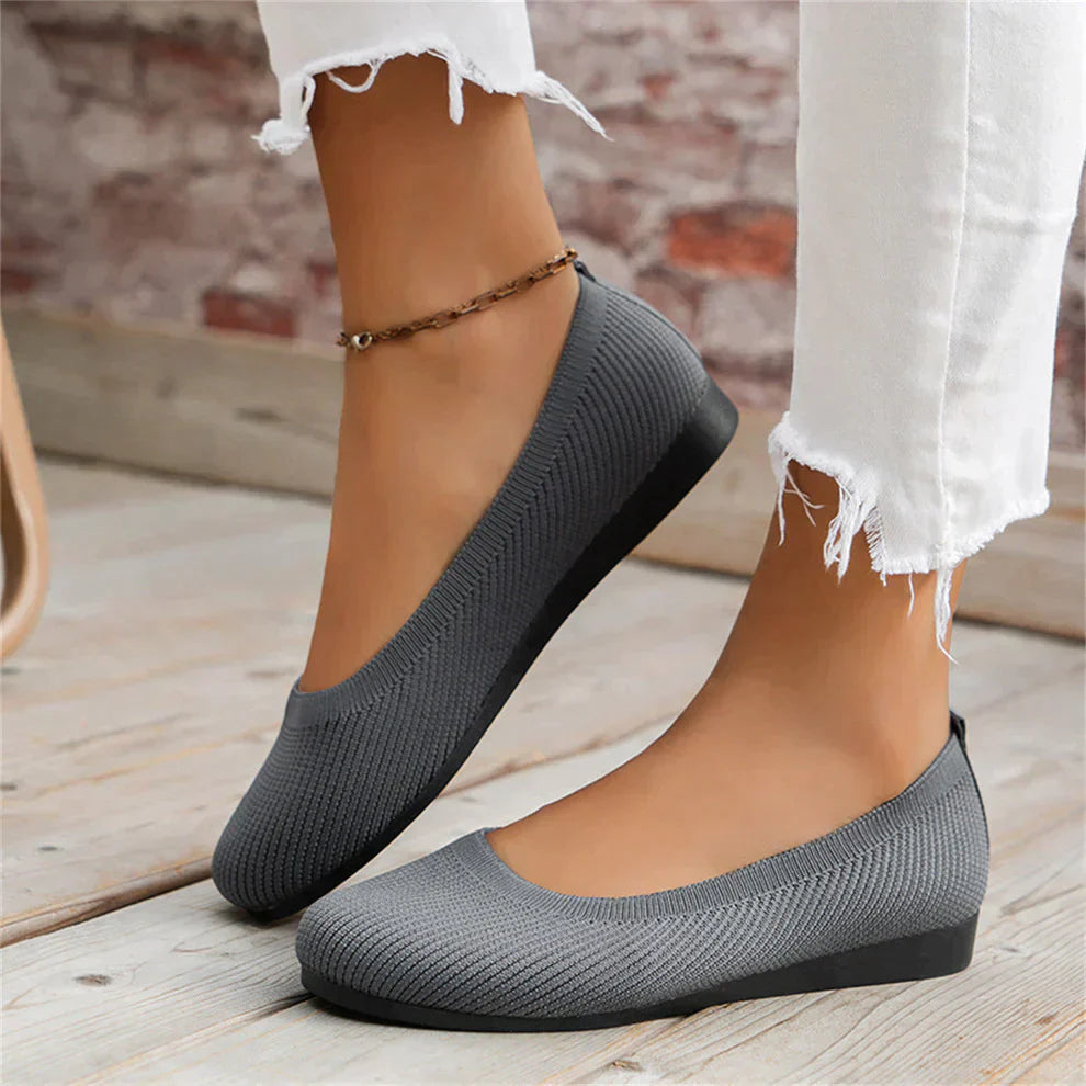 Modische & leichte Damen Slipper. Bequeme Komfortschuhe mit ergonomischem Design und 5° Zehenwinkel.