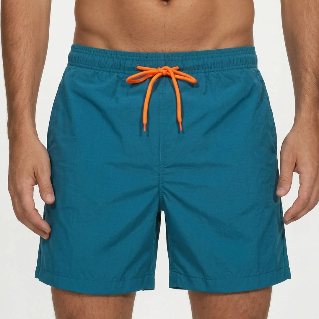 Sommerliche Herren Badehose, schnelltrocknend für aktive Tage am Strand oder entspannt am Pool.