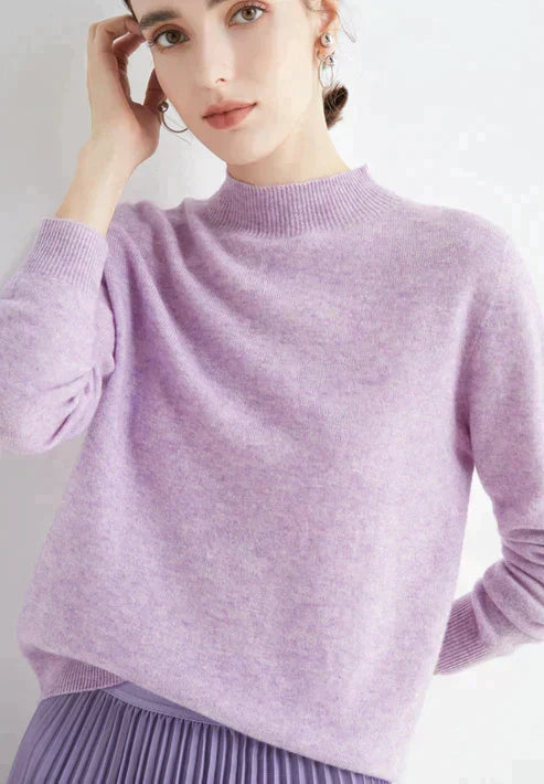 Eleganter Damenpullover aus Feinstrick mit Rundhals und geradem Schnitt. Perfekt für den Übergang.