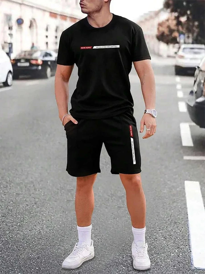 Sportlich-lässiges Herren Set: Komfortables T-Shirt und Shorts für Freizeit, Urlaub oder entspannte Tage.