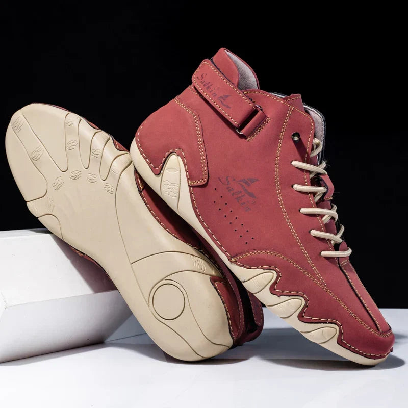 Stilvolle High-Top Sneaker Herren: Robuste Freizeitschuhe, perfekt für den Winter und urbane Abenteuer.