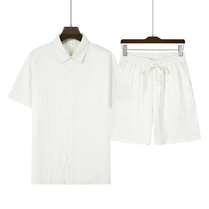 Herren Sommer Set mit Kurzarm Hemd (Knopfleiste) und Shorts (elastischer Bund) für ultimativen Komfort.