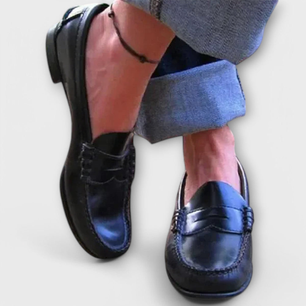 Stilvolle braune Damen Loafer, bequem und rutschfest, ideal als Büroschuhe oder Freizeitschuhe.
