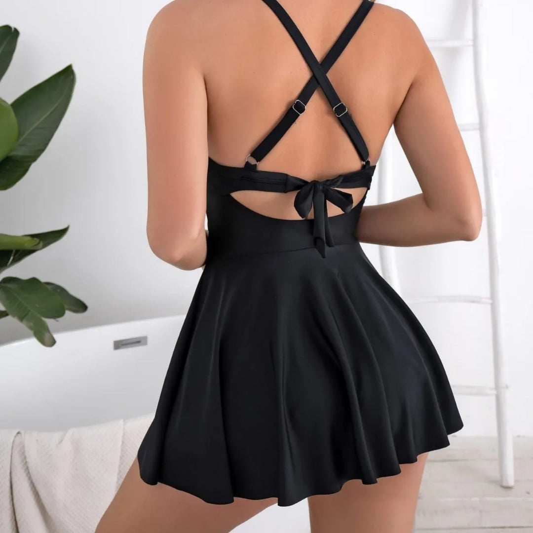Femininer Damen Schwimmanzug rückenfrei, mit Neckholder & Cut-Outs, ideal für Urlaub & Poolparty.