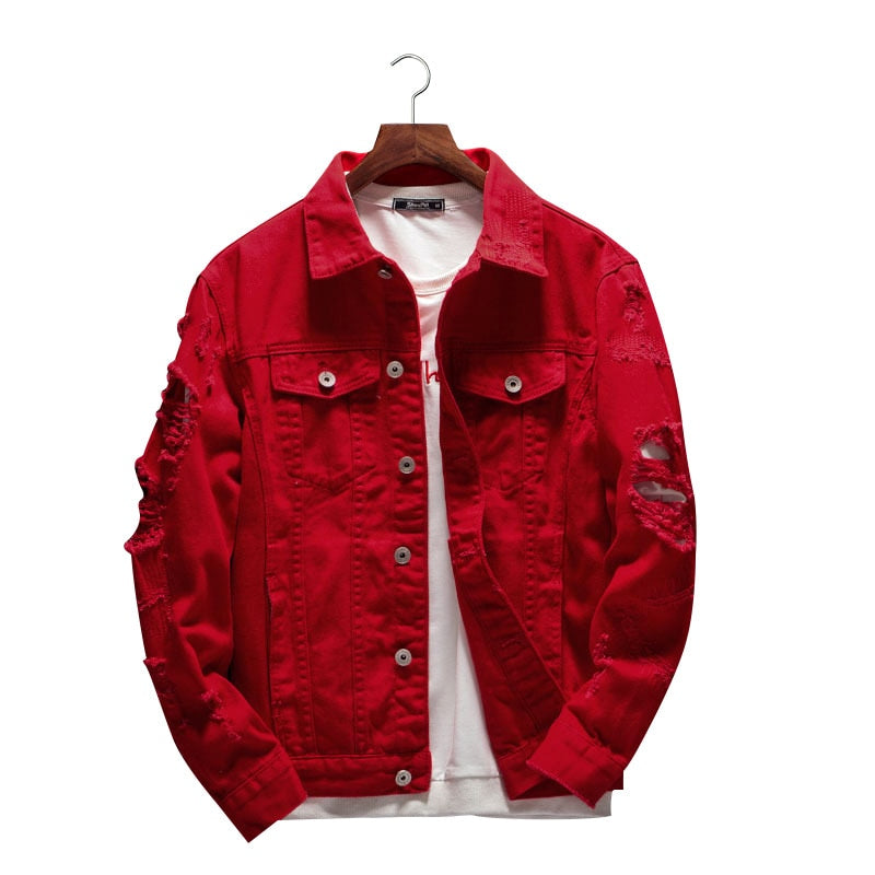 Detailansicht einer modernen Herrenjacke mit praktischen Taschen. Ideale Übergangsjacke.