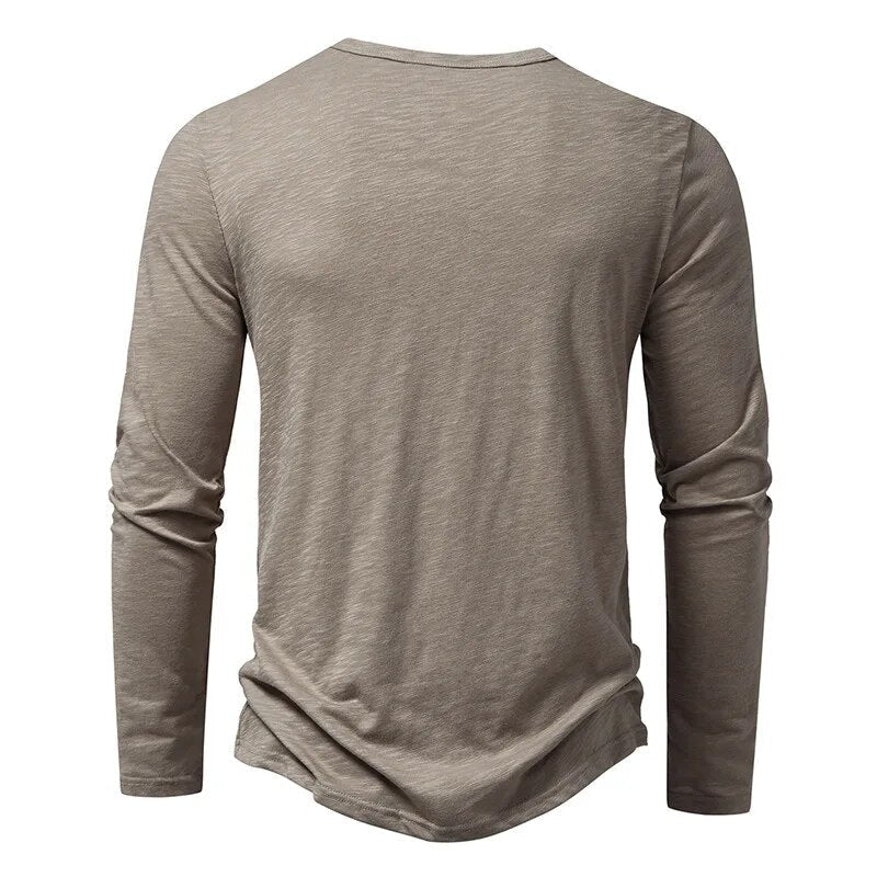 Komfortables Herren Slim-Fit Langarm Henley Shirt, ideal für den modernen Mann.