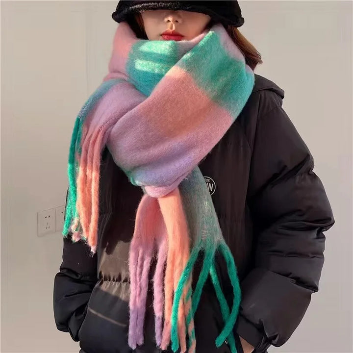 Modischer Winterschal, bunt kariert, flauschig weich & extra lang; ein stilvolles Accessoire für Sie und Ihn.