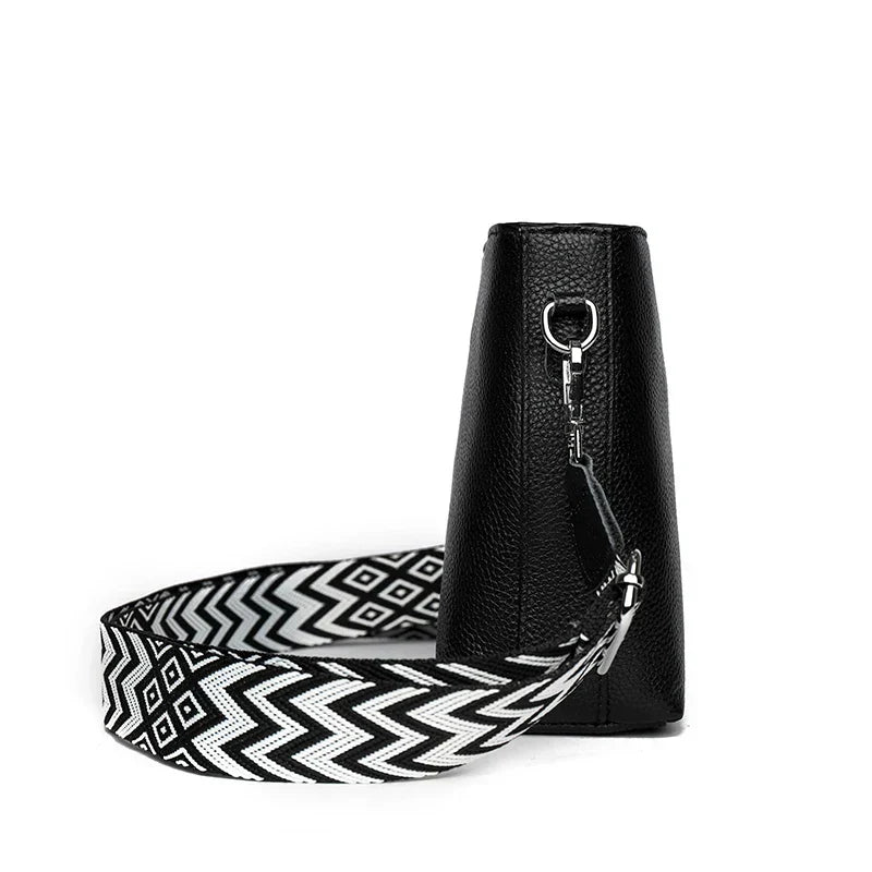Schwarze Damen-Leder-Schultertasche, klassisch & vielseitig. Perfekte Damentasche für jeden Anlass.