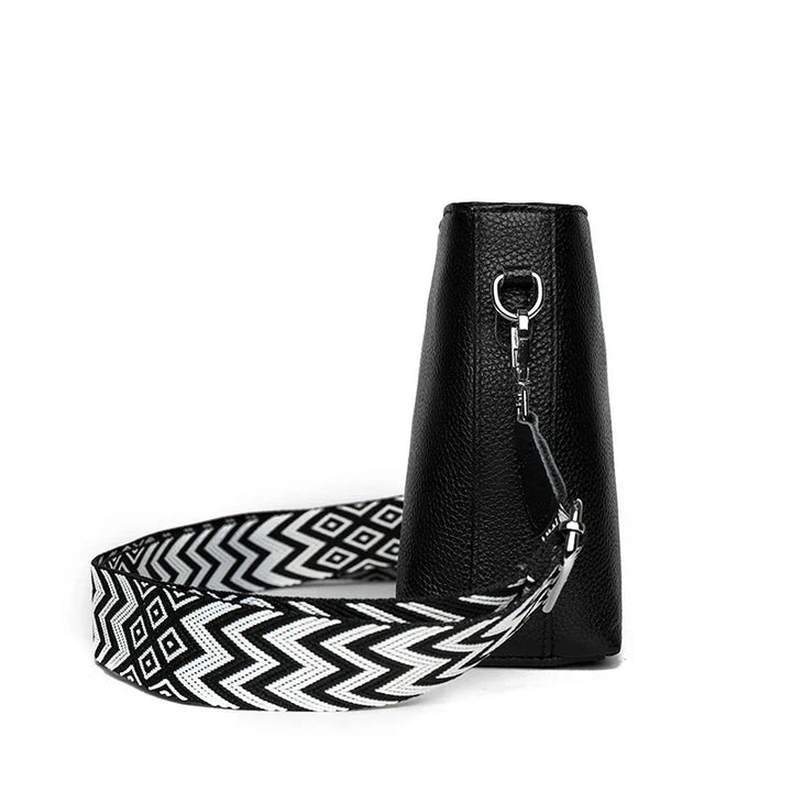 Schwarze Damen-Leder-Schultertasche, klassisch & vielseitig. Perfekte Damentasche für jeden Anlass.