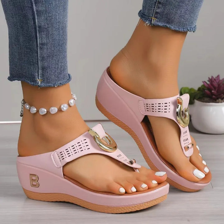 Bequeme Damen Plateausandalen mit eleganten Riemchen, modische Sommerschuhe für Freizeit & Urlaub.
