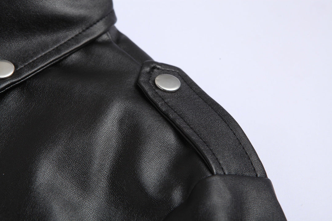 Robuste Slim Fit Leder Bikerjacke für Herren, schwarz, mit Stehkragen. Ideal als Motorrad- & Freizeitjacke.