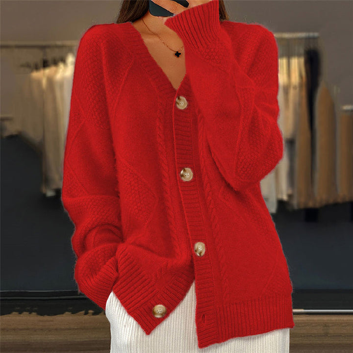 Warme Damen-Langarmstrickjacke in Rot, ein gemütlicher Stilbegleiter für kalte Herbst- und Wintertage.
