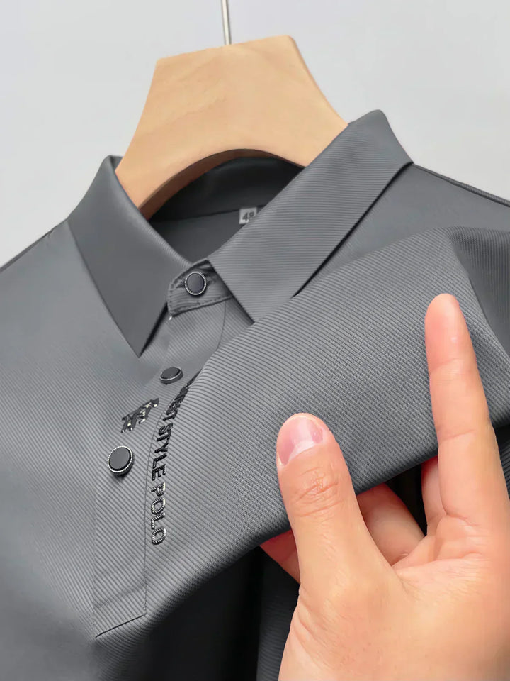 Elegantes Herren Poloshirt, bequemes Business Casual Shirt. Faltenfrei, klassisch und ideal für warme Tage.