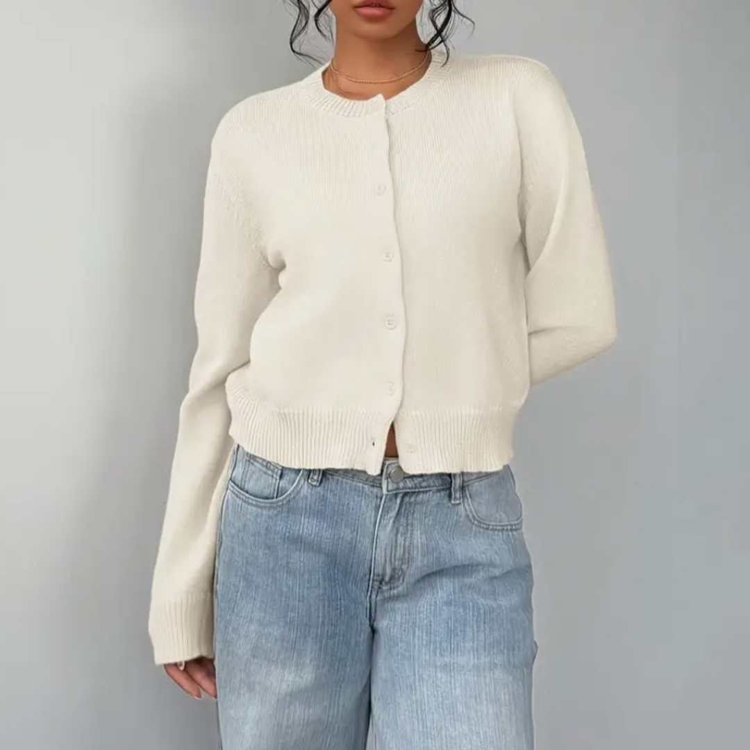 Elegante Damen Kurzstrickjacke für Frühling & Herbst. Vielseitiger Cardigan mit Rundhals.