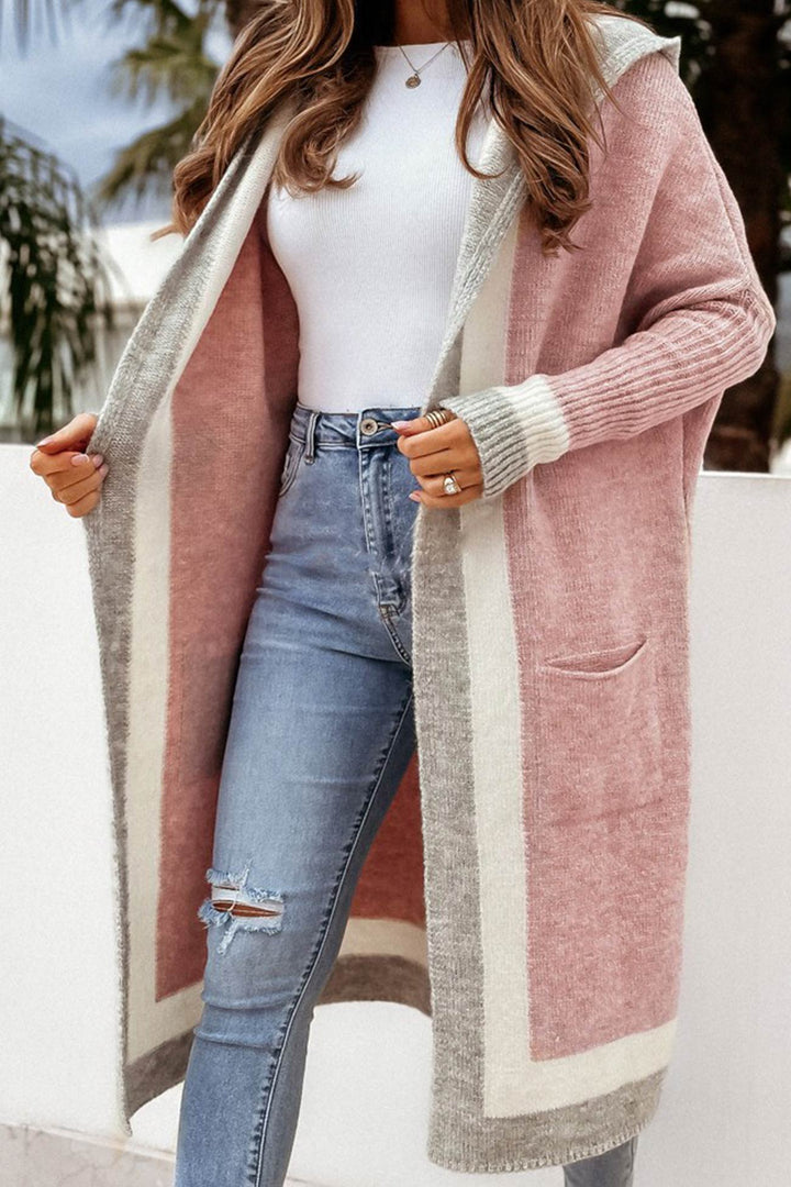 Moderne Übergangsjacke: Longform Cardigan für Damen, weich gestrickt und bequem. Perfekt für Modebewusste.