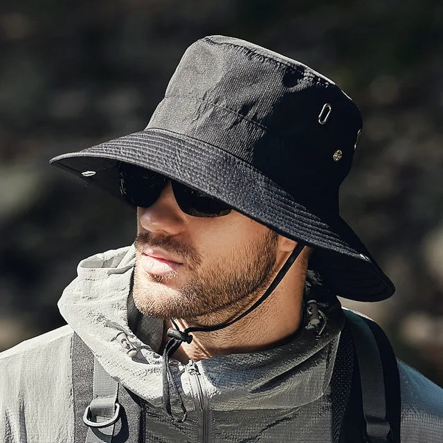 Schwarzer Herren Sonnenhut mit UV-Schutz, ideal als Fischerhut & Outdoor-Hut.