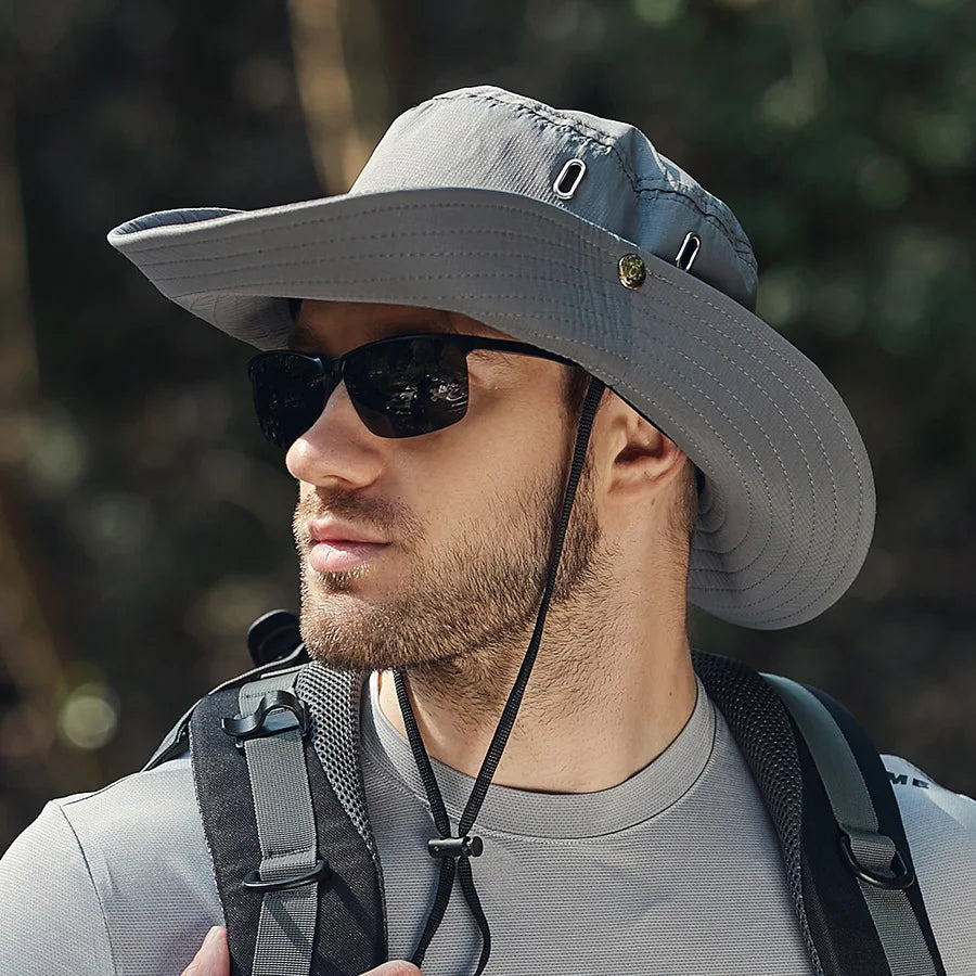 Bereit für Abenteuer: Schwarzer Herren Outdoor-Hut & Sonnenhut mit hohem UV-Schutzfaktor.