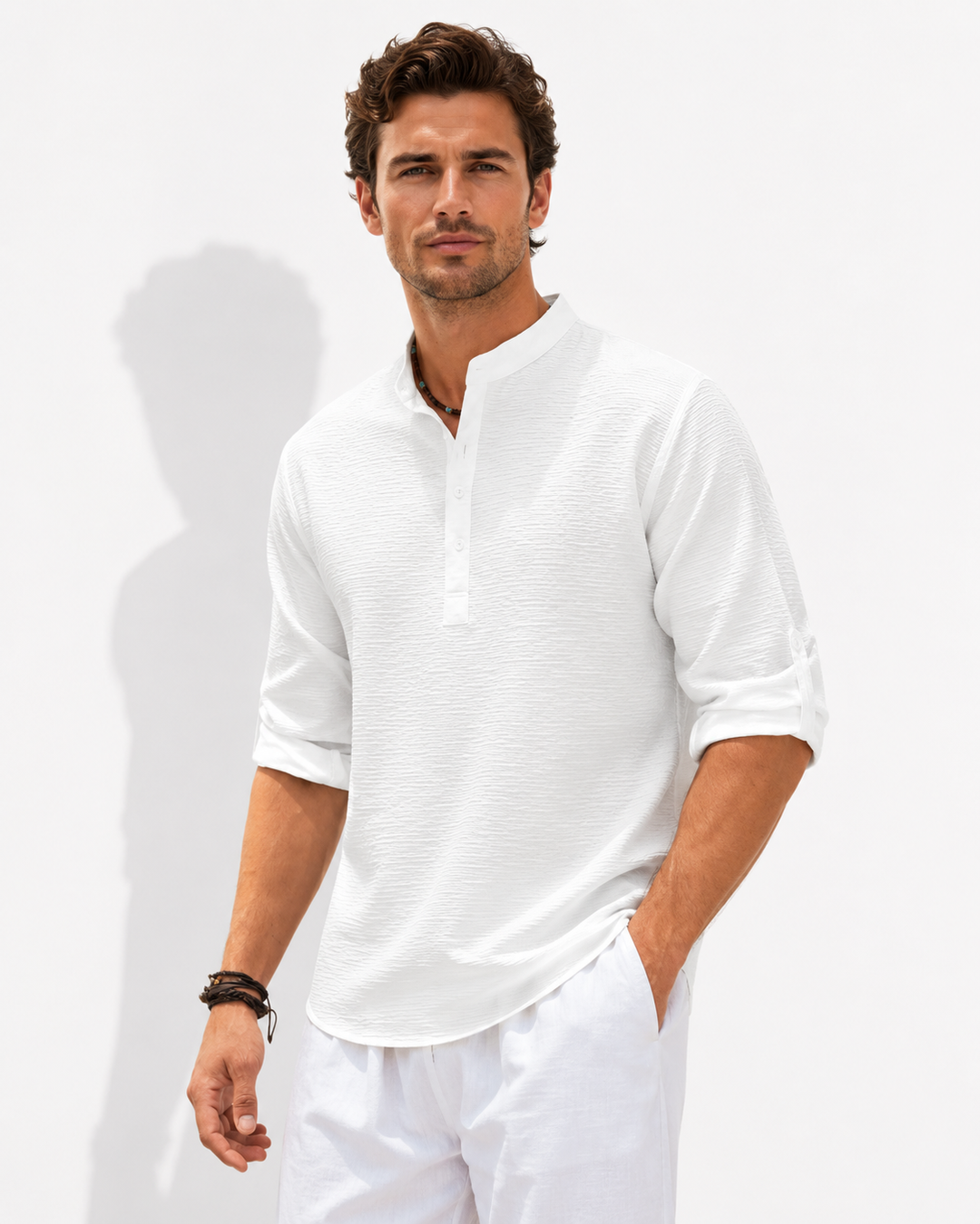 Dunkelblaues Herren Langarm Polo-Shirt für Eleganz & Komfort; perfekt für Casual & Business-Casual.