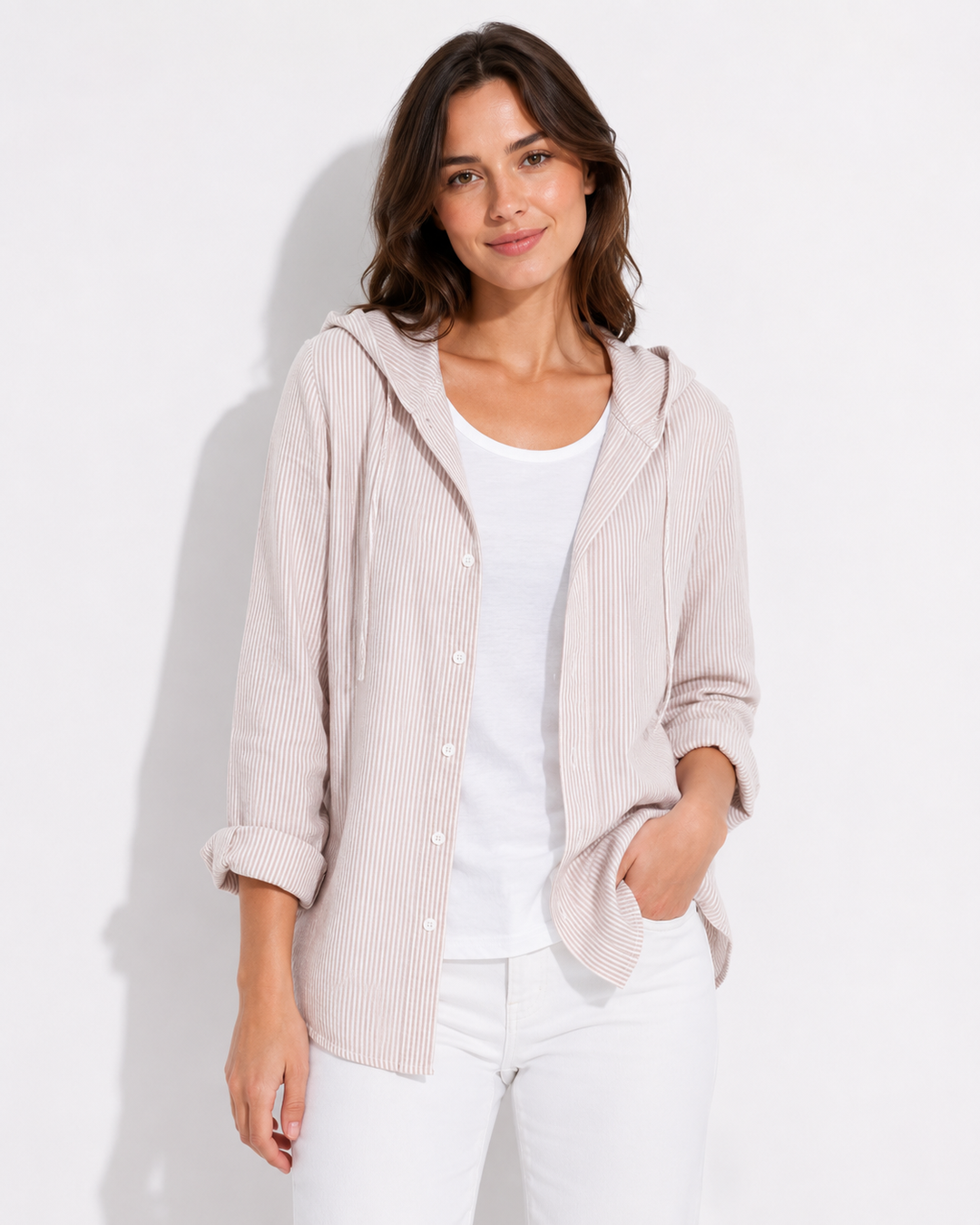 Stylische Damen Hoodie Bluse, leicht und luftig, ideal für entspannte Frühlings- und Sommertage.