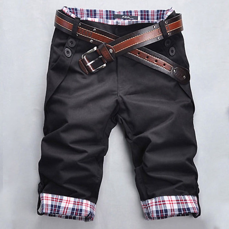 Trendige Herren Karo-Shorts mit modernem Muster. Bequeme Bermuda für Casual-Looks & Outdoor-Aktivitäten.