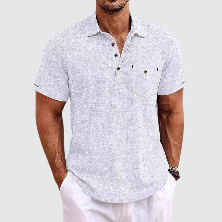 Klassisches Herren Poloshirt mit modernem Schnitt in Kurzarm, perfekt für stilvolle Sommer-Freizeit.