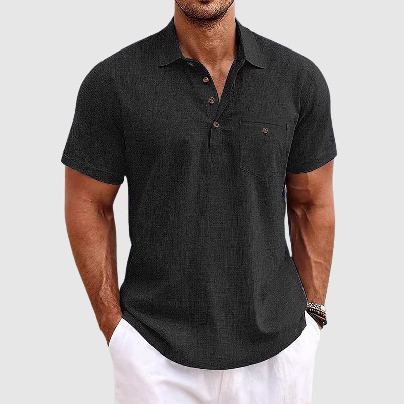 Atmungsaktives Herren Poloshirt aus leichtem Stoff, ideal für heiße Sommertage. Stilvolles Freizeit-Oberteil.