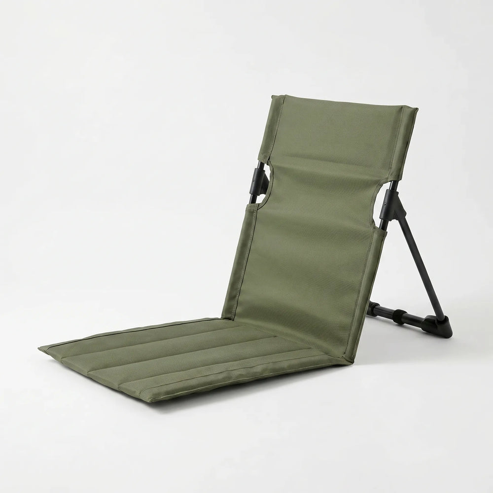 Leichter Klappstuhl für Campingausflüge, Picknicks und Strandtage, mit bequemer Rückenlehne.