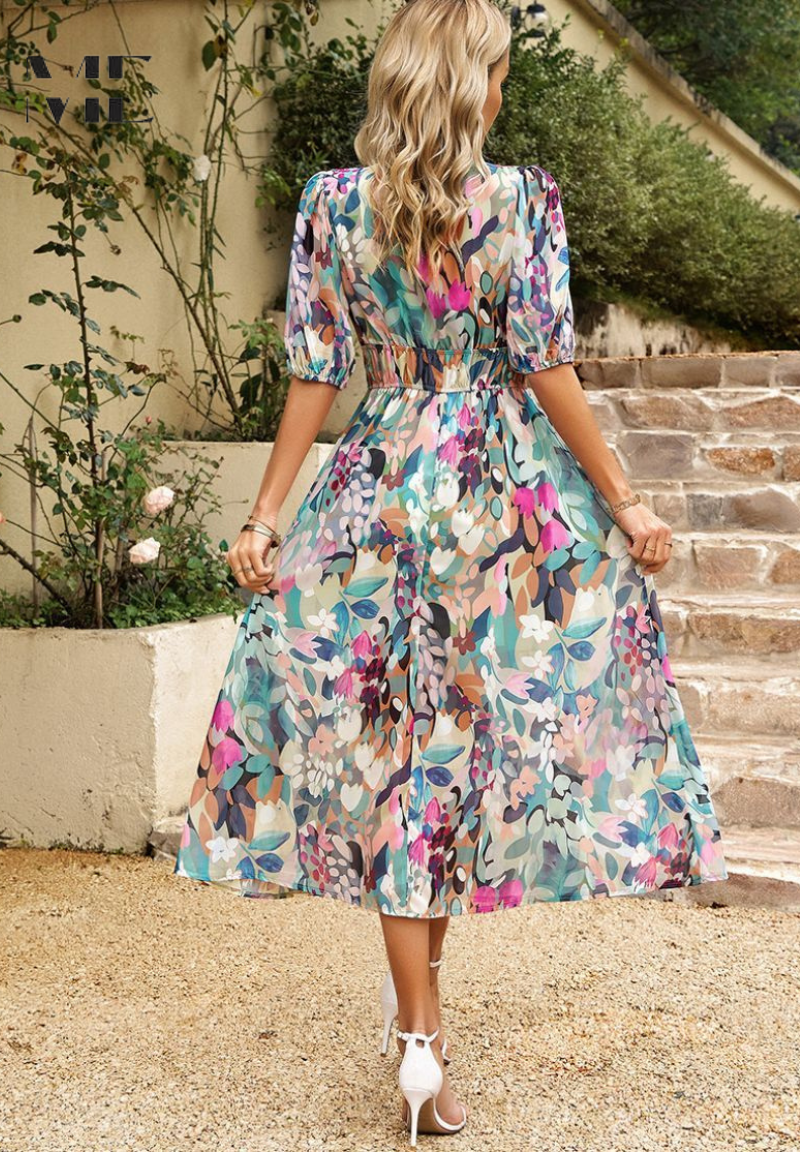 Elegantes Damen Midikleid mit Blumenmuster, tiefem V-Ausschnitt und stylischen Puffärmeln.