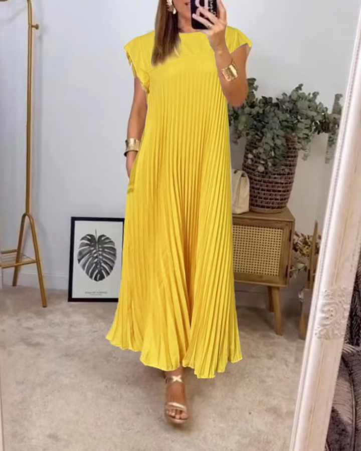 Braunes plissiertes Damen Maxikleid mit Accessoires, elegantes langes Sommerkleid.