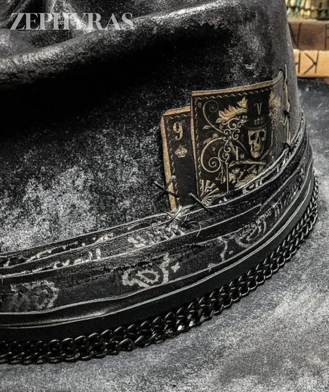 Unisex Totenkopf Beanie, handgemacht, cooles Accessoire für modernen Streetstyle und Fashion.