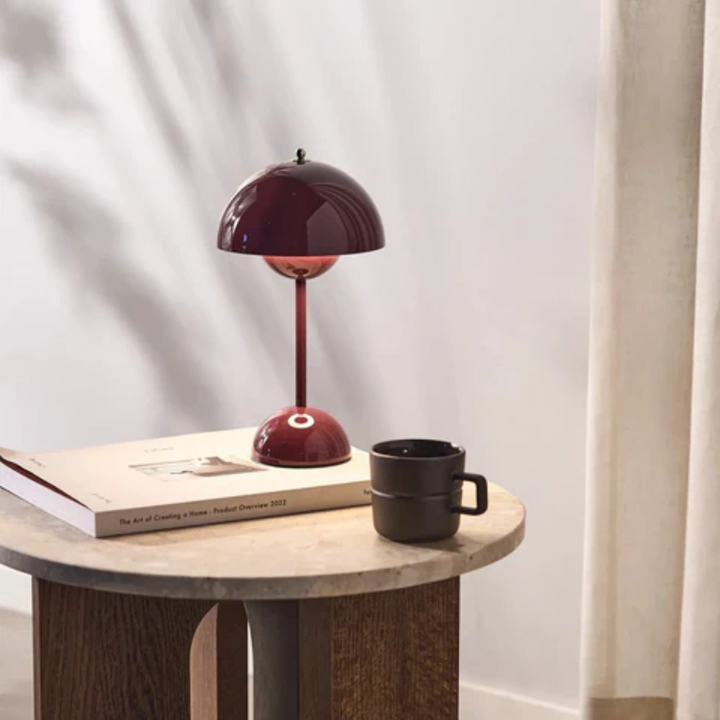 Zeitlose dimmbare Touch Lampe mit LED-Technologie, eine moderne Dekoleuchte für Ihr Zuhause.