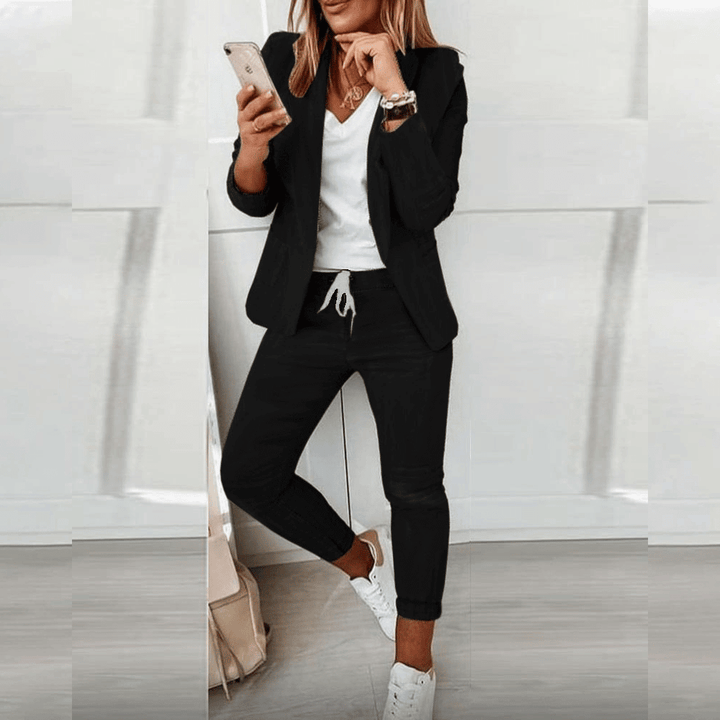 Zeitloses Damenmode Blazer Set, elegant geschnitten & bequem, für jede Garderobe geeignet.