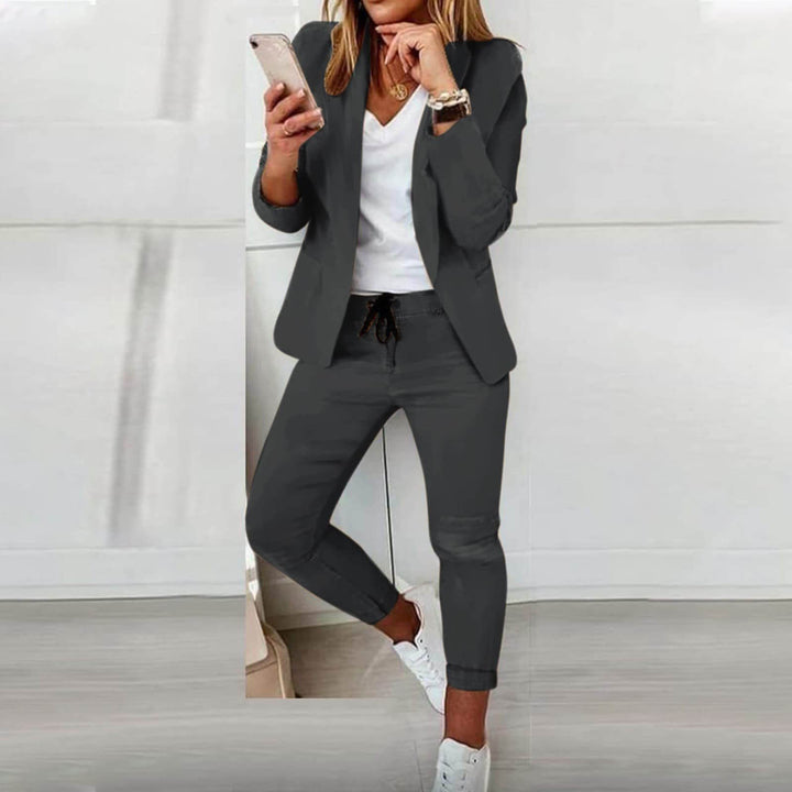 Schickes Damen Blazer & Hose Set, modern & komfortabel. Ideale Business- & Freizeitkleidung.