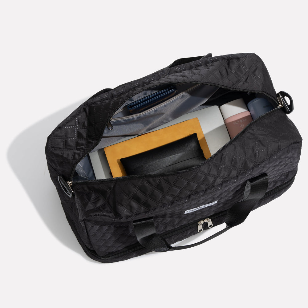 Elegante Damen Wochenendtasche mit viel Platz, perfekt als Handgepäck für organisierte Reisen.