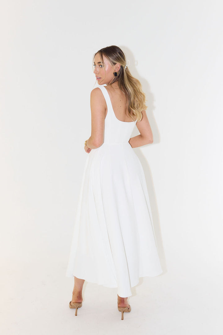 Damen Sommerkleid, ärmellos, V-Ausschnitt, im Slim Fit, ein elegantes Freizeit- & Abendkleid.