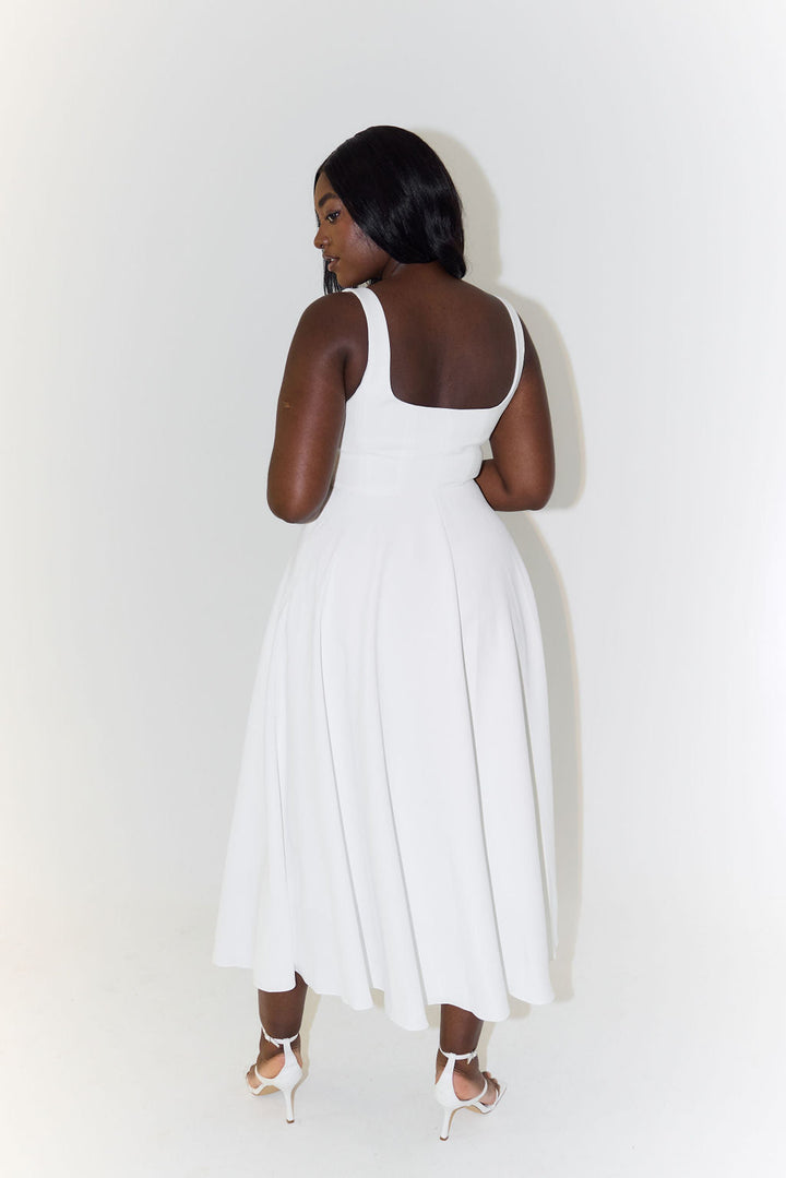 Festliches Damenkleid, Midi-Länge, Slim Fit, mit V-Ausschnitt, perfekt für elegante Anlässe.