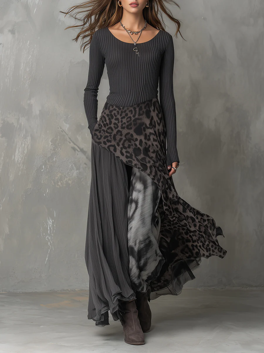 Damen Maxikleid in Dunkelgrau mit elegantem Leopardenmuster, langen Ärmeln und Rundhals. Perfektes Herbst-/Winterkleid.