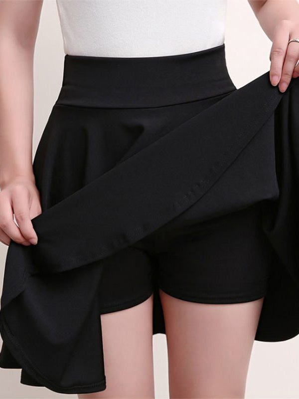 Bequemer Damen Plisseerock mit Shorts und elastischem Bund. Idealer Faltenrock für Freizeit und Komfort.