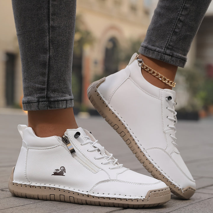 Detail der rutschfesten Sohle der Damen Sneaker, bietet Halt & Dämpfung für aktive Frauen.
