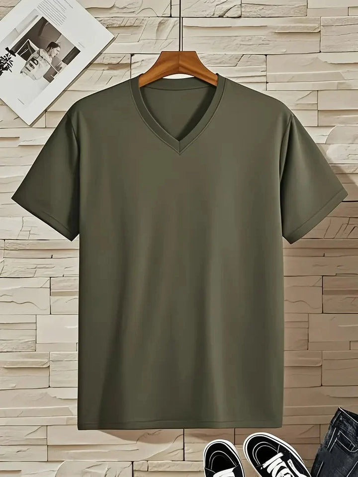Marineblaues Basic T-Shirt für Herren mit V-Ausschnitt, Slim Fit und bequem.
