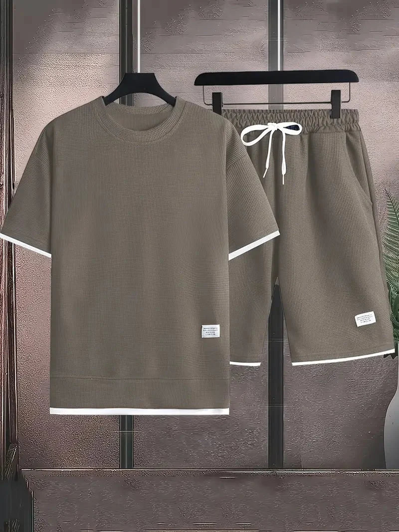 Herren Waffelstrick Set: Kurzarm T-Shirt & Shorts für entspannte Freizeit.