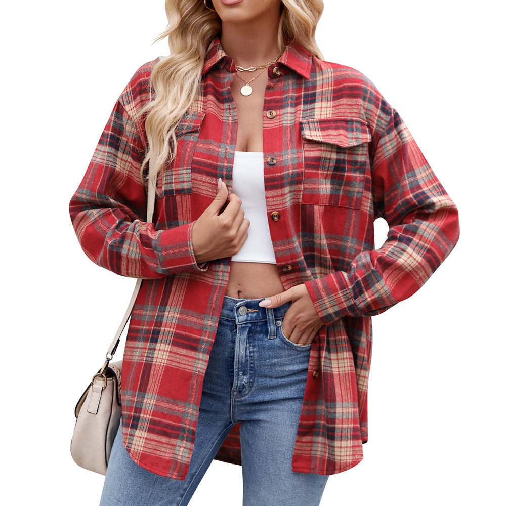 Vielseitiges Damen Langarm Karohemd. Locker sitzendes Shirt mit Taschen, ideal für modische Frühlings-Looks & Freizeit.