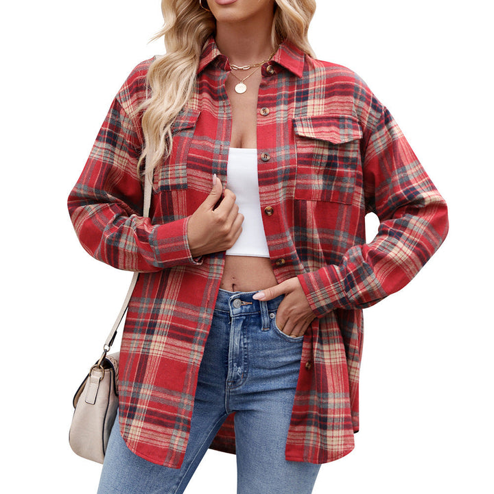 Vielseitiges Damen Langarm Karohemd. Locker sitzendes Shirt mit Taschen, ideal für modische Frühlings-Looks & Freizeit.