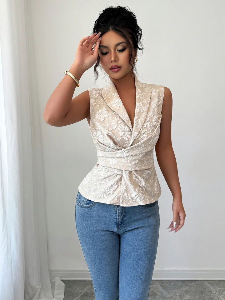 Stylisches Damen Blumenmuster Top in Aprikose, leicht & fließend, perfekt für den Sommer.